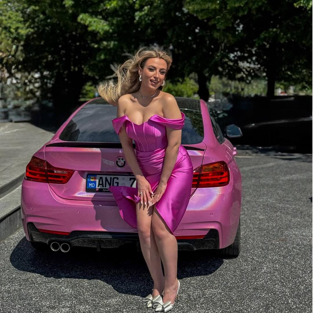 Gloss Metallic Rainbow Laser Pink Car Vinyl Wrap product image 5 - Veloro metallic vinyl wrap
