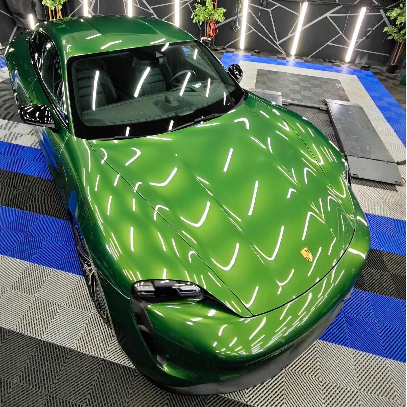 Gloss Metallic Sonoma Green Car Vinyl Wrap PET product image 3 - Veloro metallic vinyl wrap