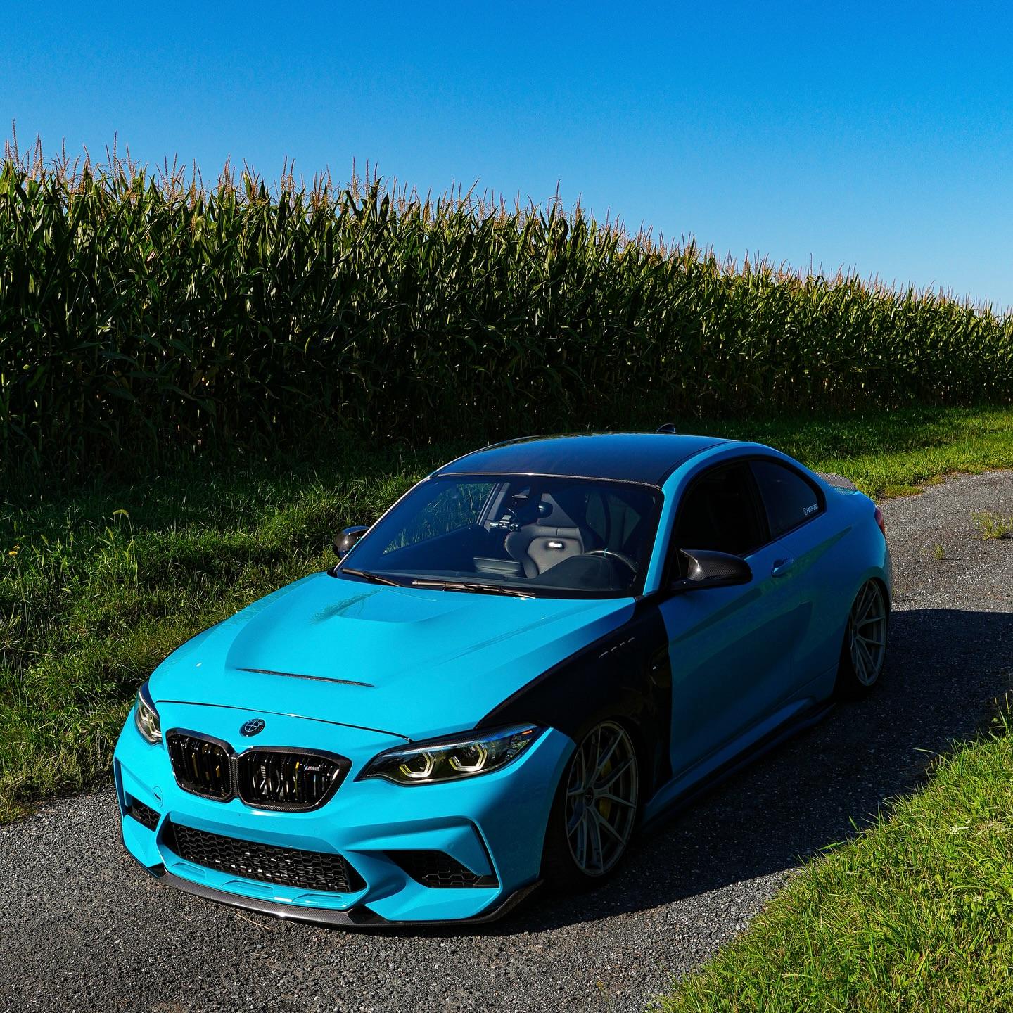 Gloss Miami Blue Car Vinyl Wrap Porsche PET product image 4 - Veloro gloss vinyl wrap
