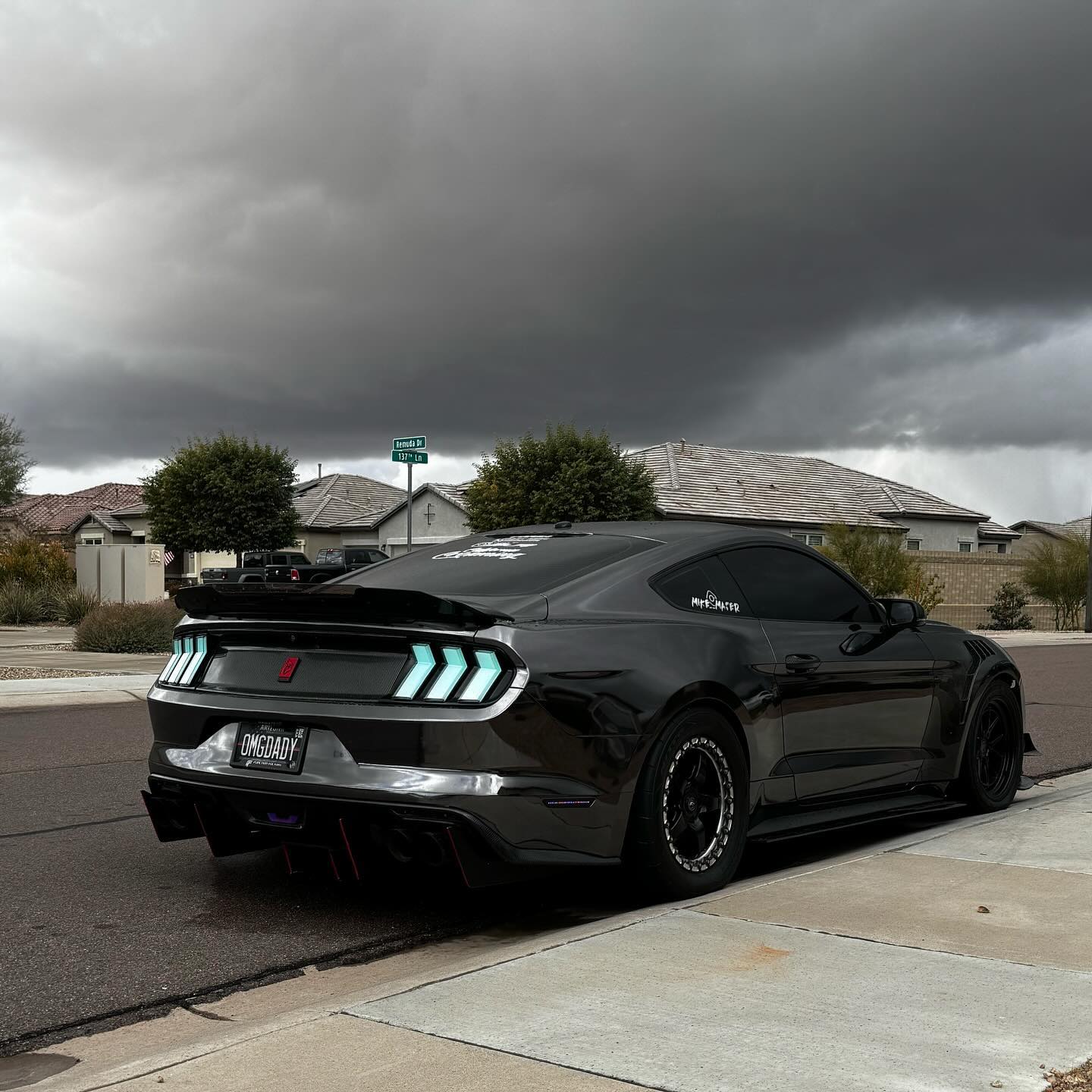 Gloss Chrome Mirror Black Car Vinyl Wrap PET product image 7 - Veloro chrome vinyl wrap