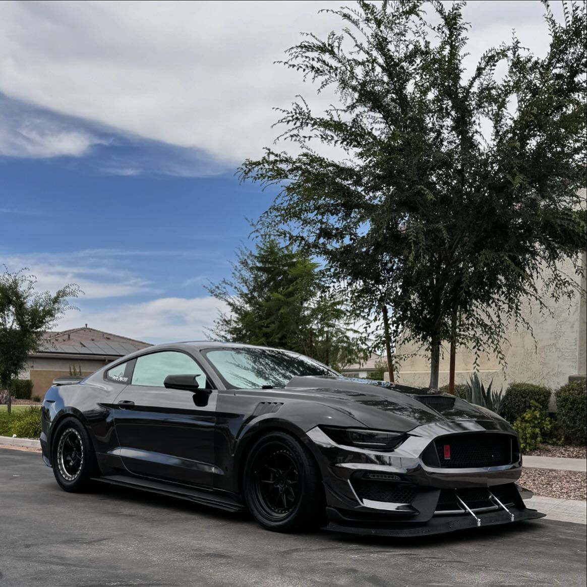 Gloss Chrome Mirror Black Car Vinyl Wrap PET product image 14 - Veloro chrome vinyl wrap