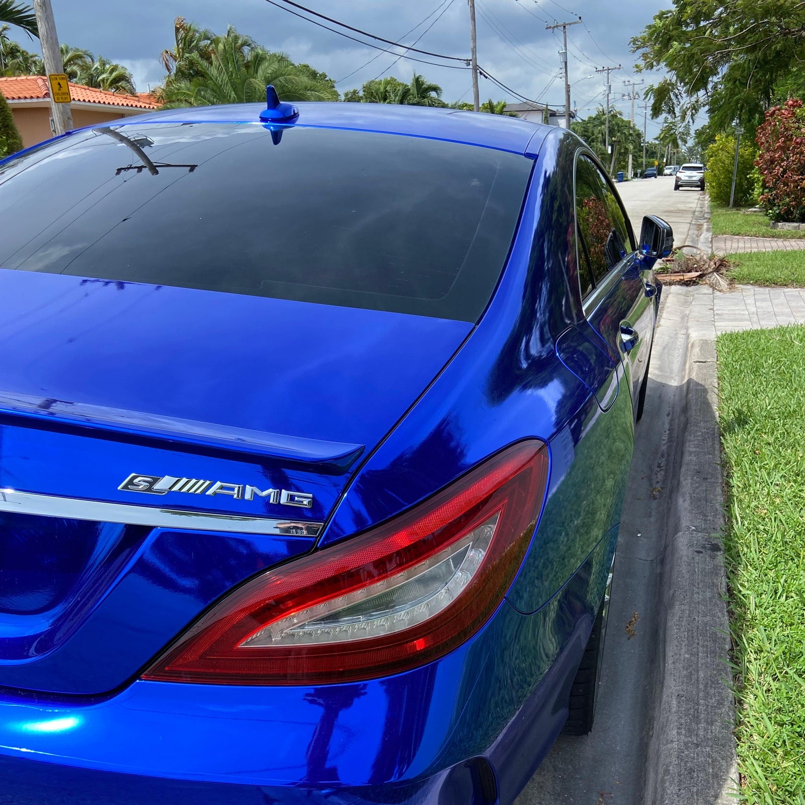 Gloss Mirror Chrome Blue Car Vinyl Wrap PET product image 8 - Veloro chrome vinyl wrap