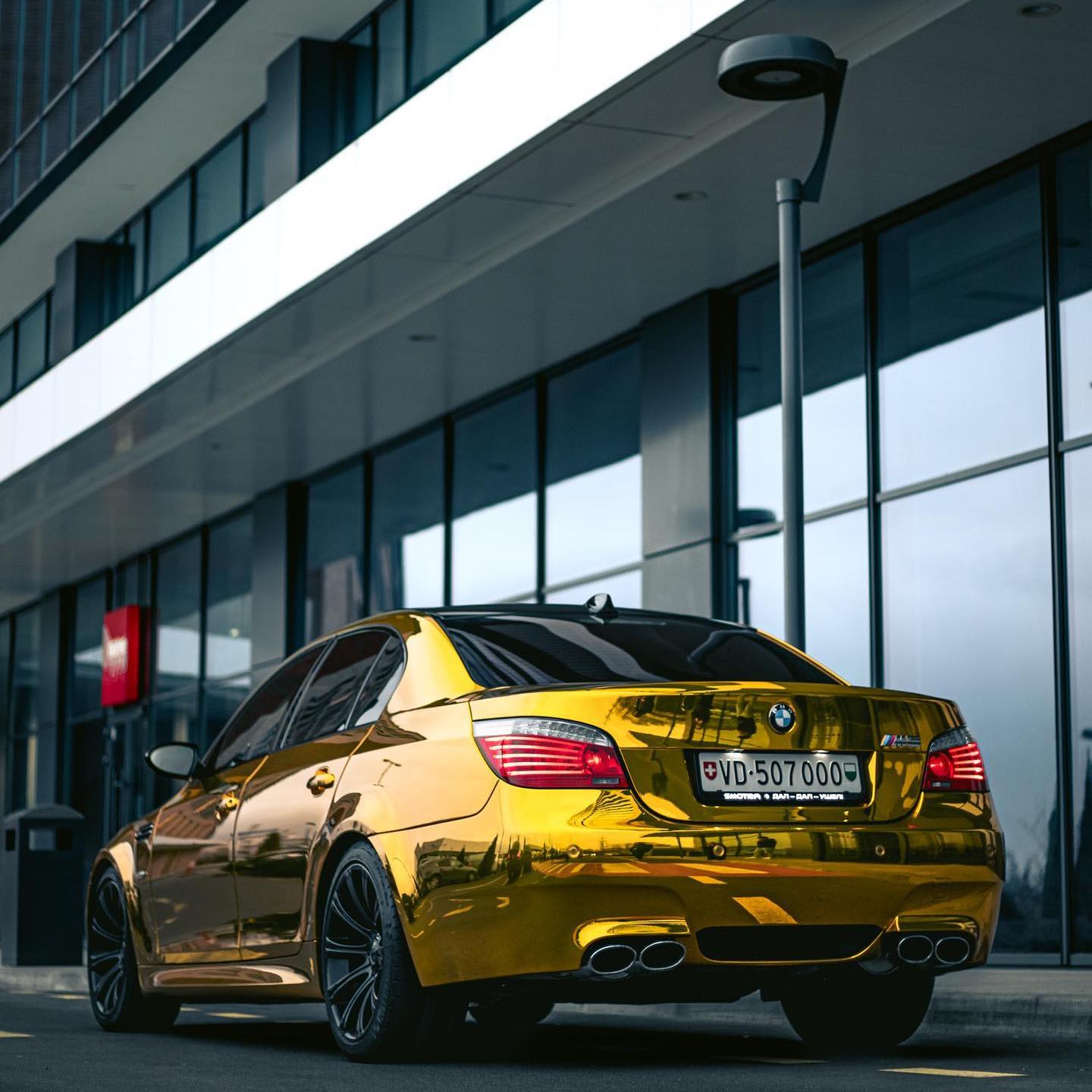 Gloss Mirror Chrome Gold Car Vinyl Wrap PET product image 4 - Veloro chrome vinyl wrap