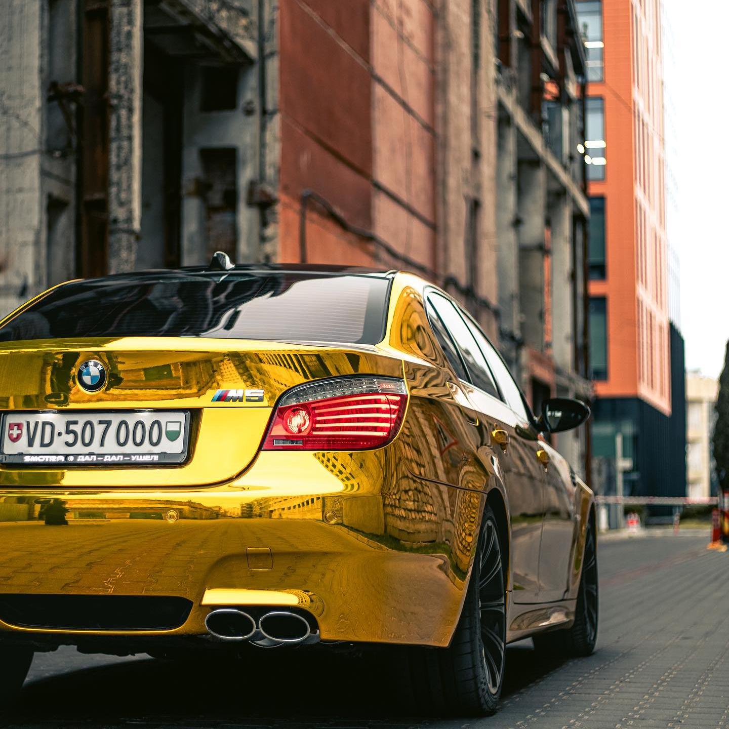 Gloss Mirror Chrome Gold Car Vinyl Wrap PET product image 6 - Veloro chrome vinyl wrap