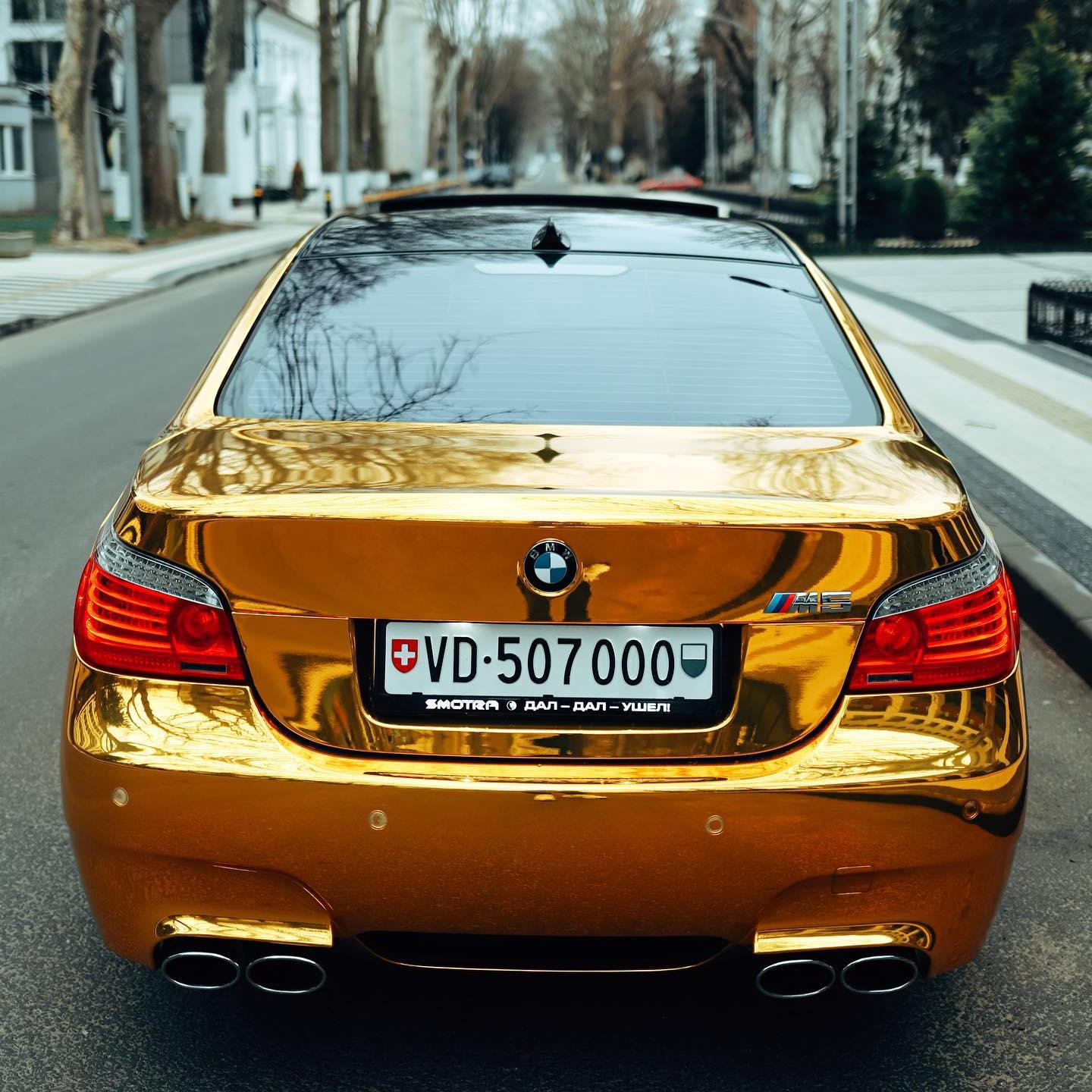 Gloss Mirror Chrome Gold Car Vinyl Wrap PET product image 5 - Veloro chrome vinyl wrap