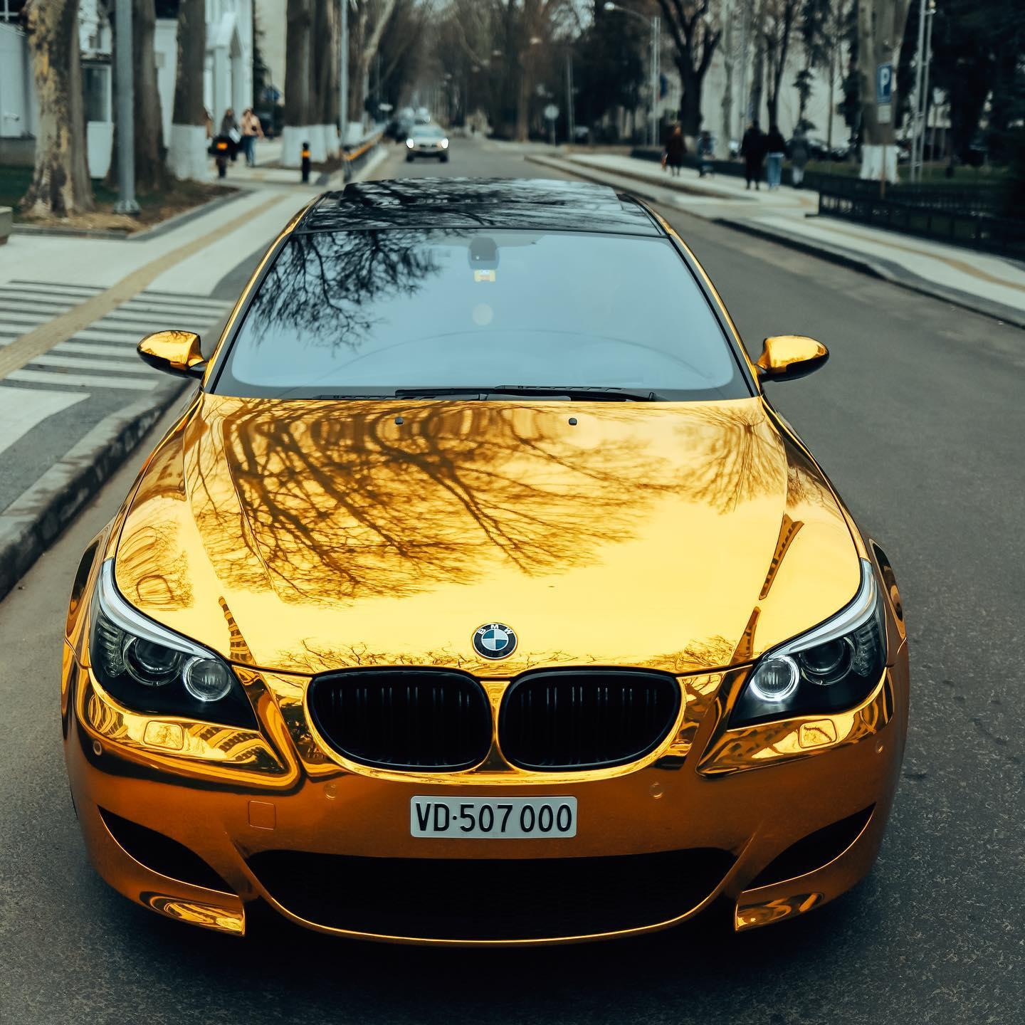 Gloss Mirror Chrome Gold Car Vinyl Wrap PET product image 3 - Veloro chrome vinyl wrap