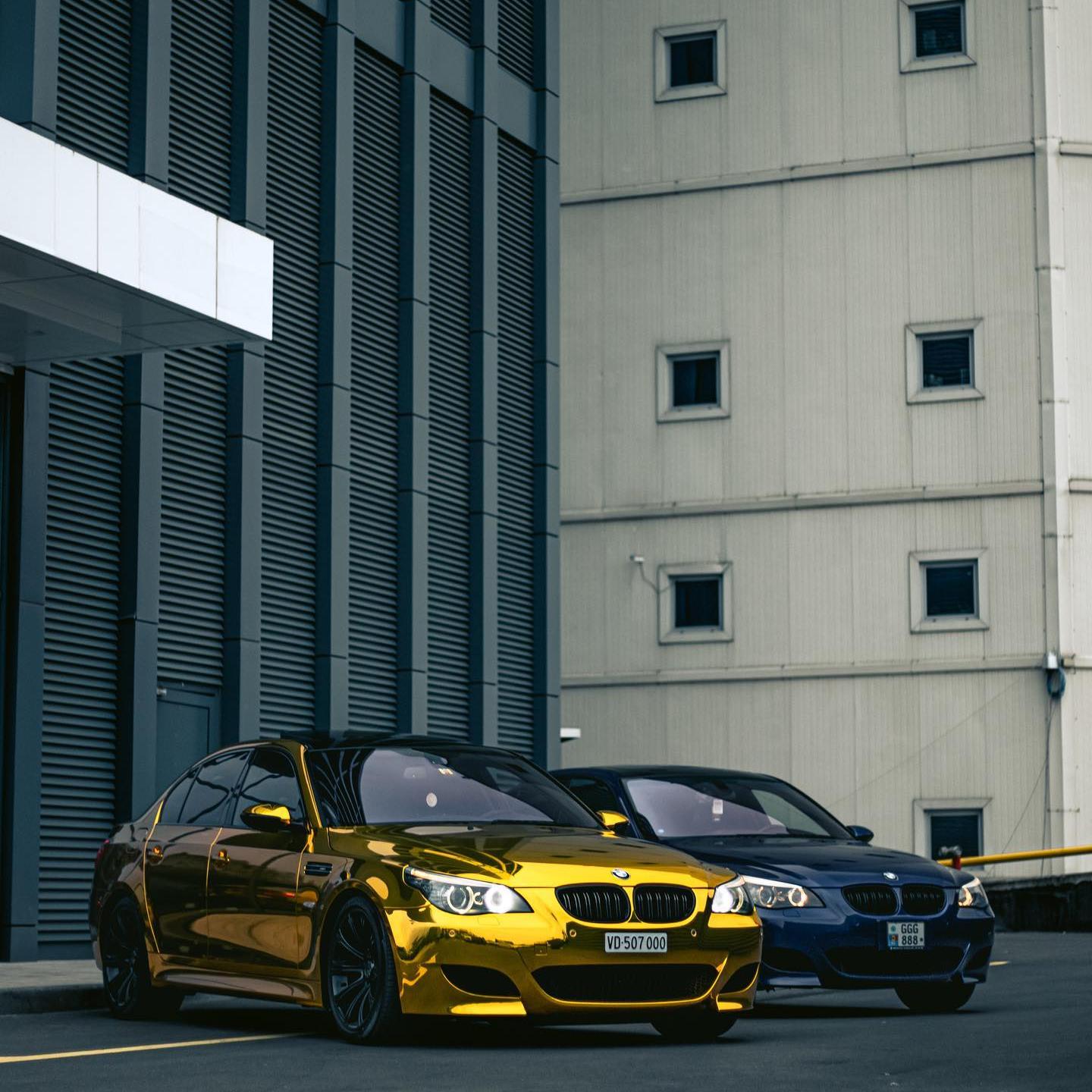 Gloss Mirror Chrome Yellow Car Vinyl Wrap product image 3 - Veloro chrome vinyl wrap
