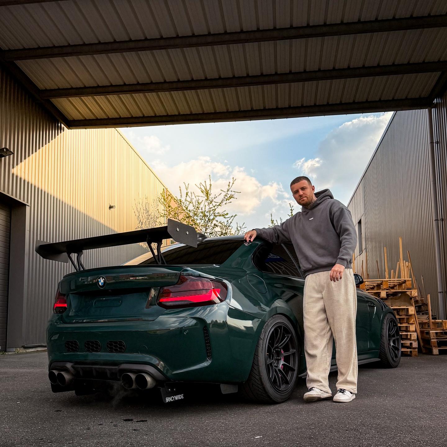 Gloss Mohsen Green Car Vinyl Wrap PET product image 2 - Veloro gloss vinyl wrap