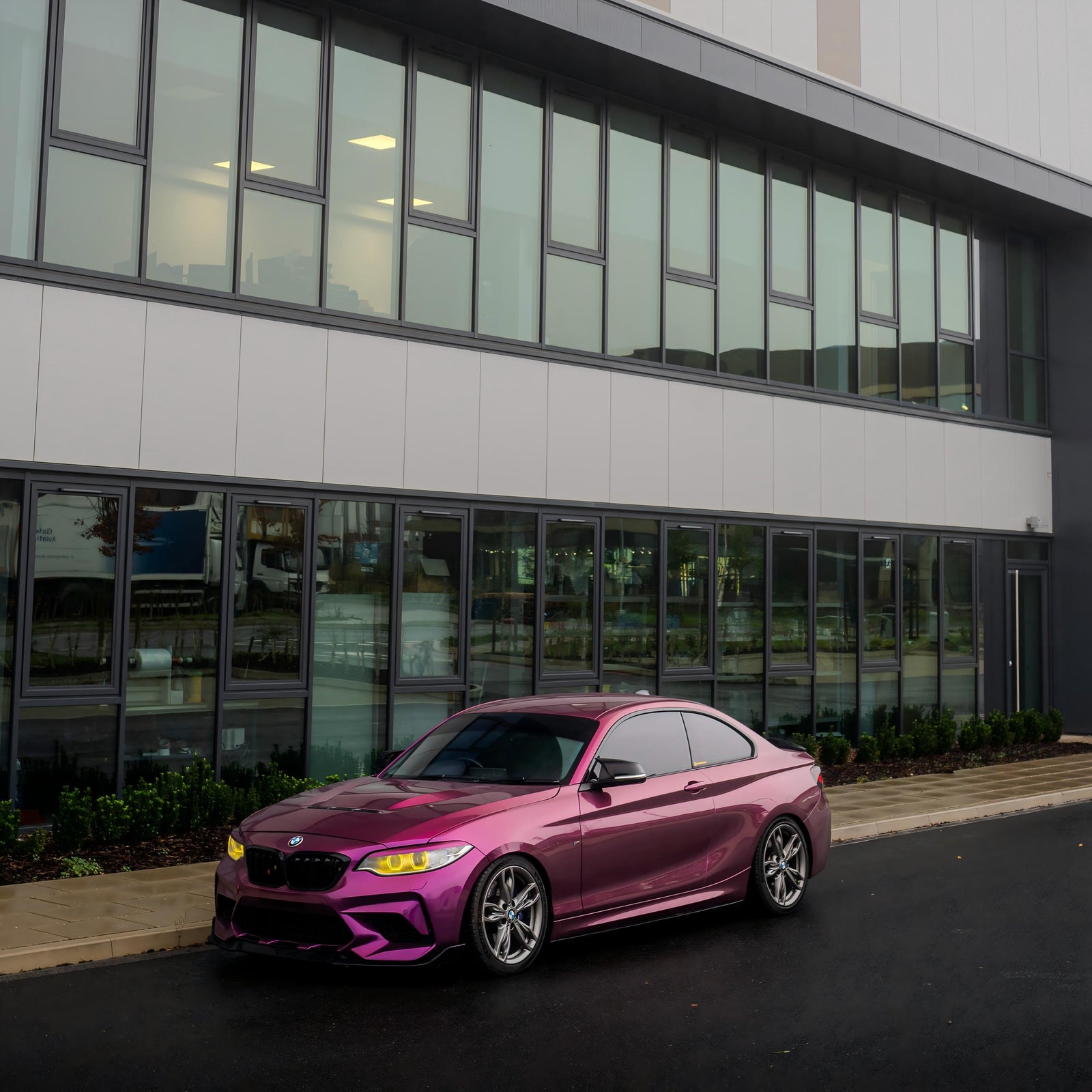Super Glossy Pearl Purple Car Vinyl Wrap PET product image 5 - Veloro gloss vinyl wrap