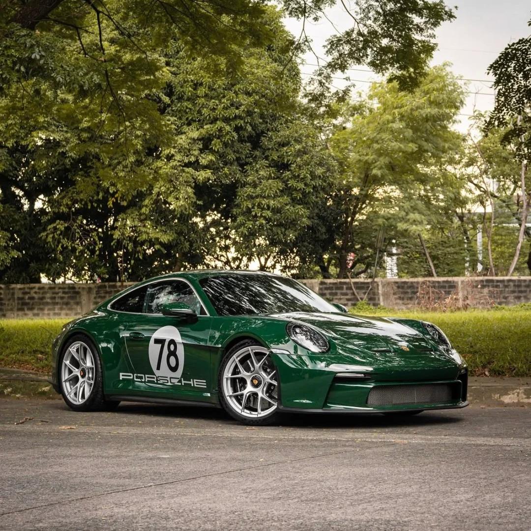 Gloss British Racing Green Car Vinyl Wrap Porsche PET product image 3 - Veloro gloss vinyl wrap