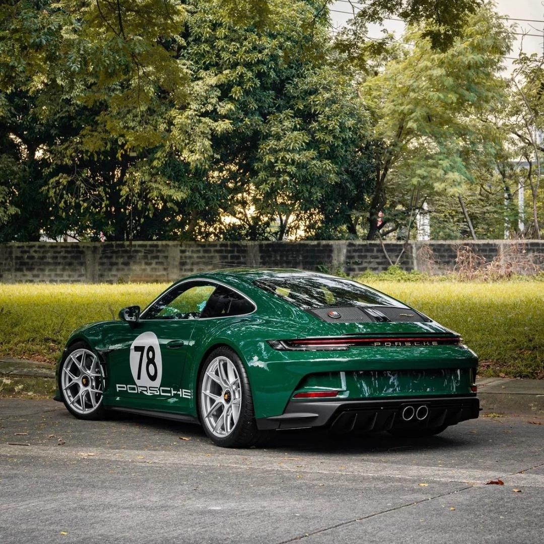 Gloss British Racing Green Car Vinyl Wrap Porsche PET product image 4 - Veloro gloss vinyl wrap