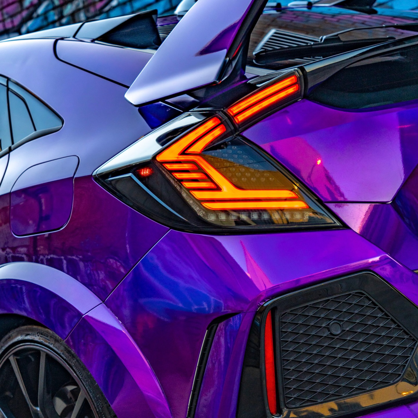 Gloss Purple Holographic Chrome Laser Car Vinyl Wrap product image 9 - Veloro chrome vinyl wrap