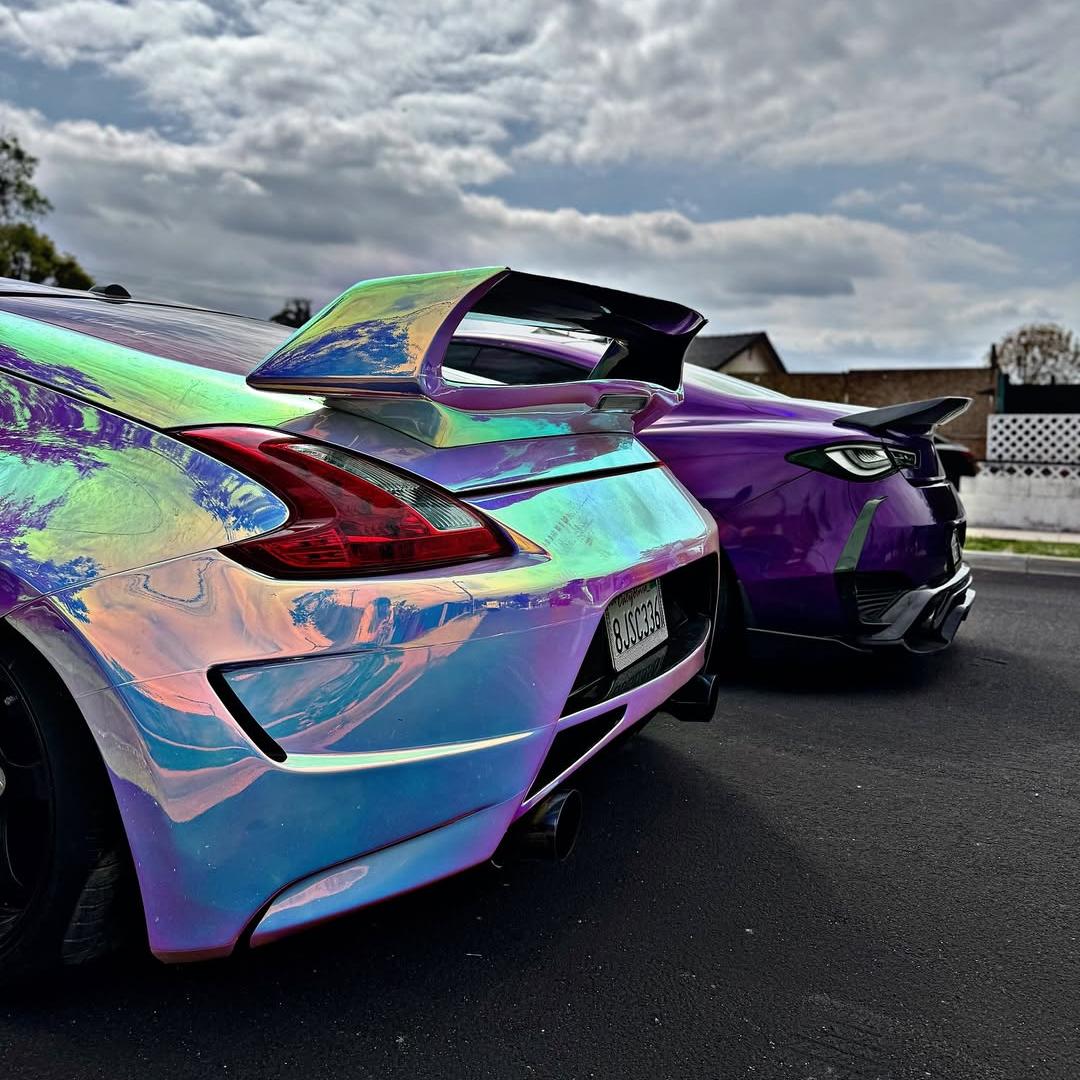 Gloss Rainbow Holographic Chrome White Car Vinyl Wrap PET product image 8 - Veloro chrome vinyl wrap