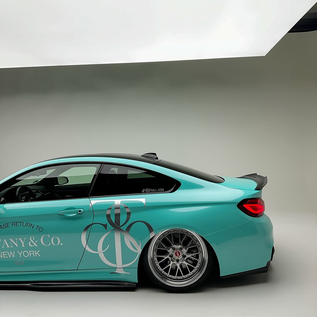 Gloss Sparkle Glitter Tiffany Blue Car Vinyl Wrap product image 5 - Veloro gloss vinyl wrap