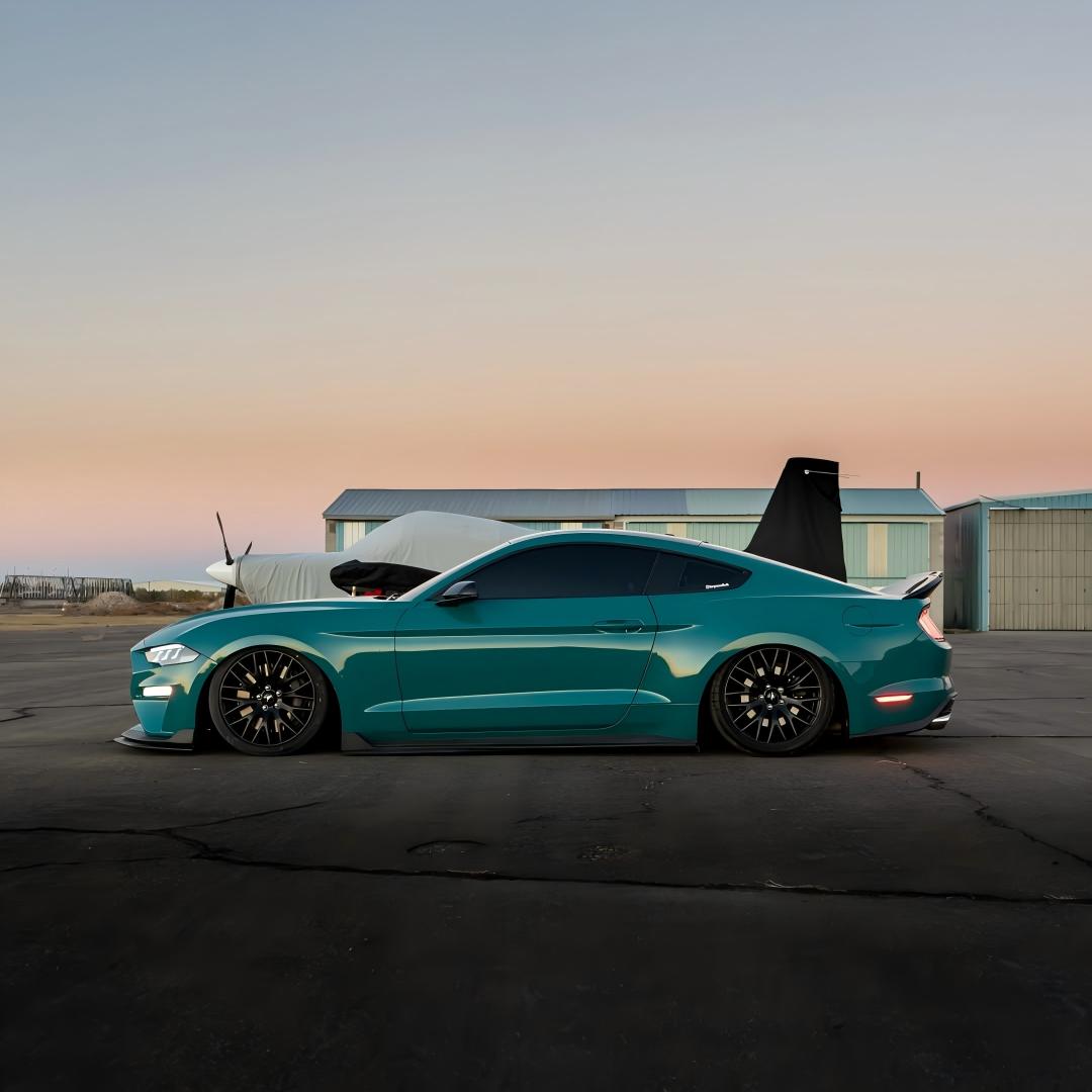 Gloss Storm Green Car Vinyl Wrap PET product image 2 - Veloro gloss vinyl wrap
