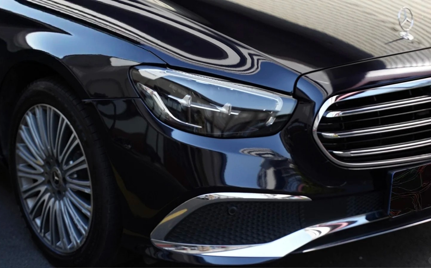 Glossy Metallic Glitter Black Blue Vinyl Wrap product image 5 - Veloro metallic vinyl wrap
