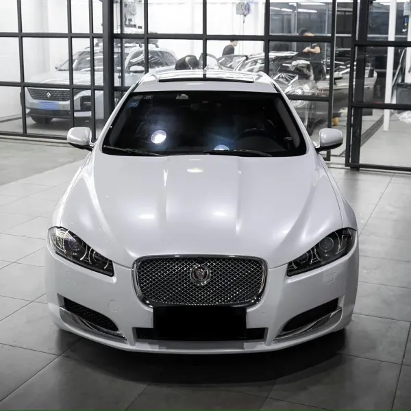 Glossy Shell White Car Vinyl Wrap Audi Tesla PET product image 3 - Veloro gloss vinyl wrap