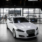 Glossy Shell White Car Vinyl Wrap Audi Tesla PET product image 4 - Veloro gloss vinyl wrap