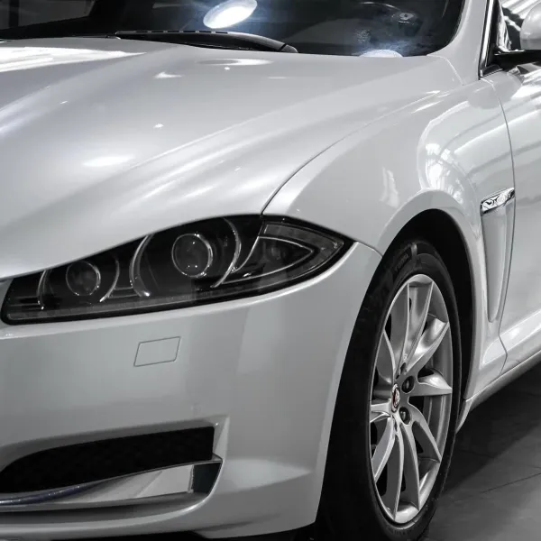 Glossy Shell White Car Vinyl Wrap Audi Tesla PET product image 5 - Veloro gloss vinyl wrap