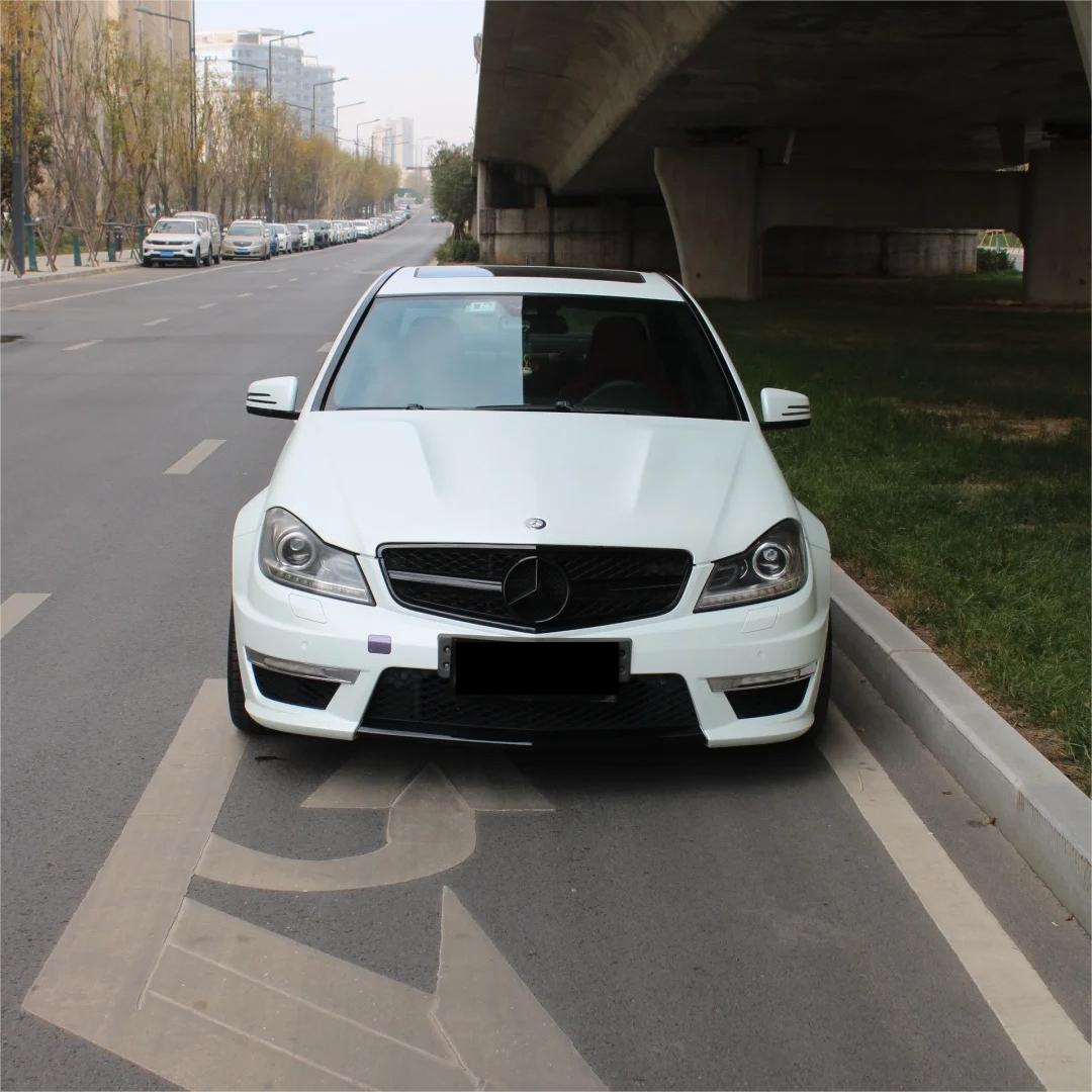 Matte Ultimate Flat Bluish White Car Vinyl Wrap product image 3 - Veloro matte vinyl wrap