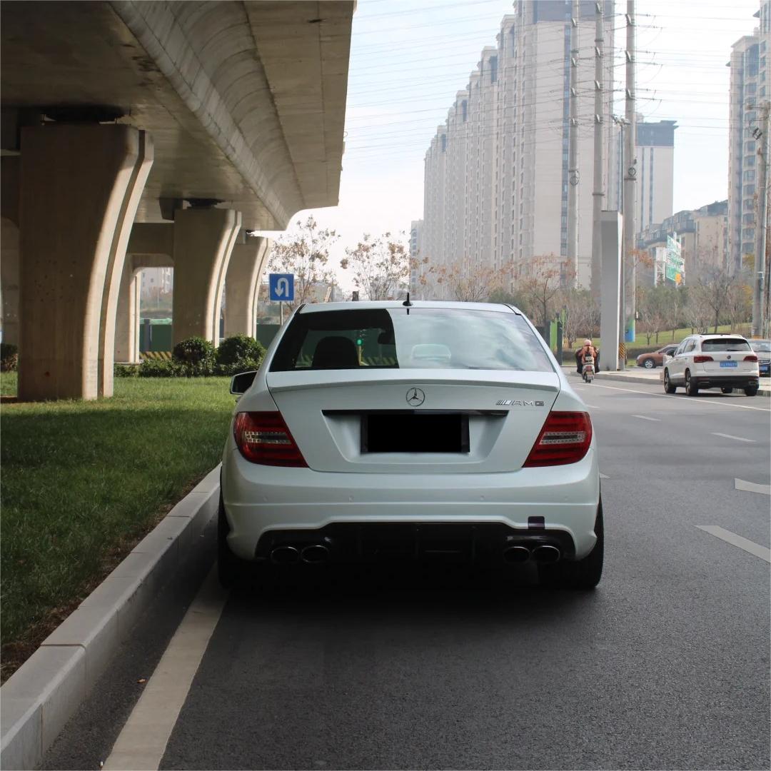 Matte Ultimate Flat Bluish White Car Vinyl Wrap product image 4 - Veloro matte vinyl wrap