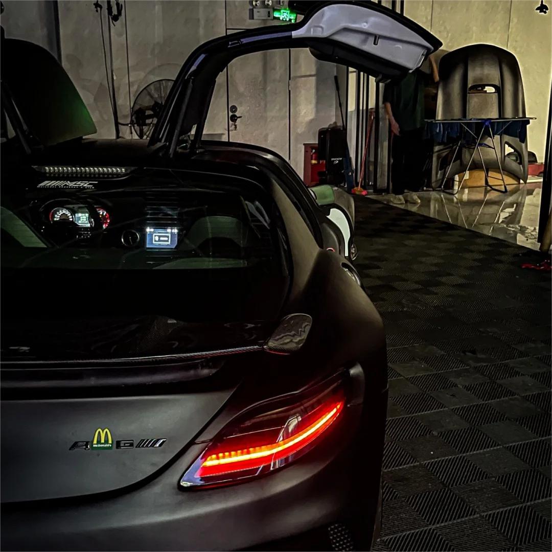 Matte Ultimate Flat Deep Black Car Vinyl Wrap product image 5 - Veloro matte vinyl wrap