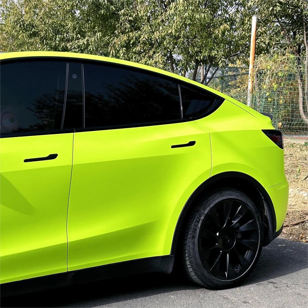 Matte Ultimate Flat Fluorescent Yellow Car Vinyl Wrap PET product image 14 - Veloro matte vinyl wrap