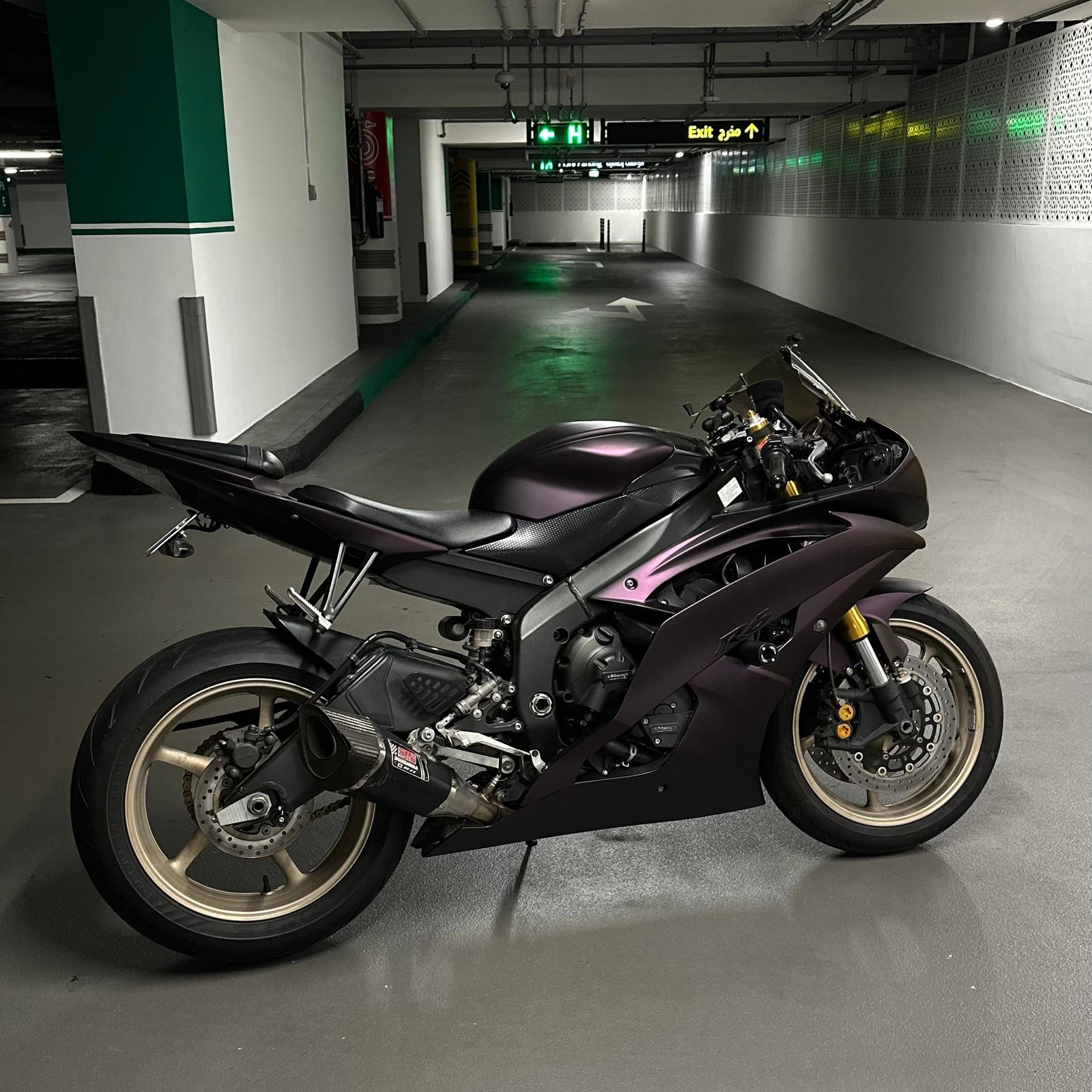 Ultra Matte Metallic Black Purple Car Vinyl Wrap product image 7 - Veloro matte vinyl wrap
