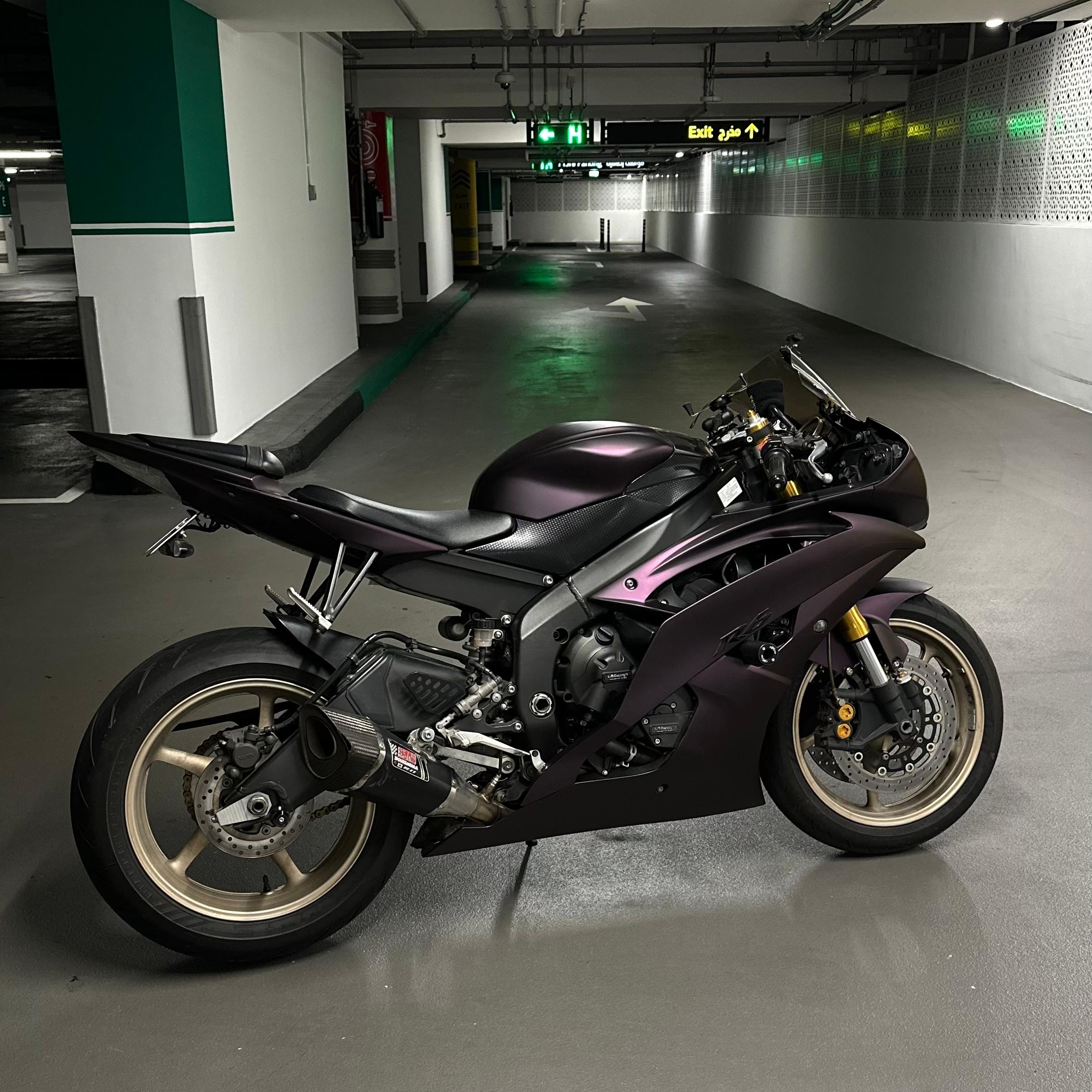 Ultra Matte Metallic Black Purple Car Vinyl Wrap product image 7 - Veloro matte vinyl wrap