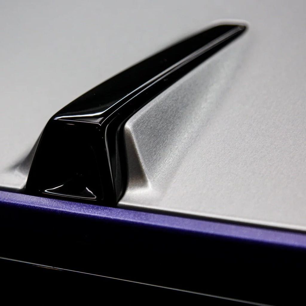 Matte Metallic Brushed Silver Car Vinyl Wrap product image 4 - Veloro matte vinyl wrap
