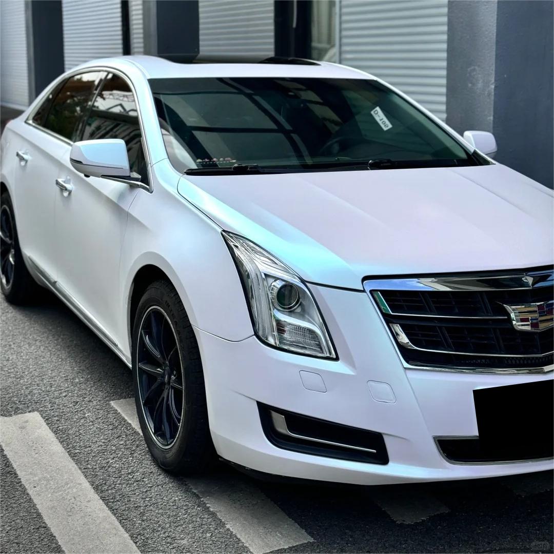 Matte Metallic Chameleon Aurora White Car Vinyl Wrap product image 3 - Veloro color shift vinyl wrap
