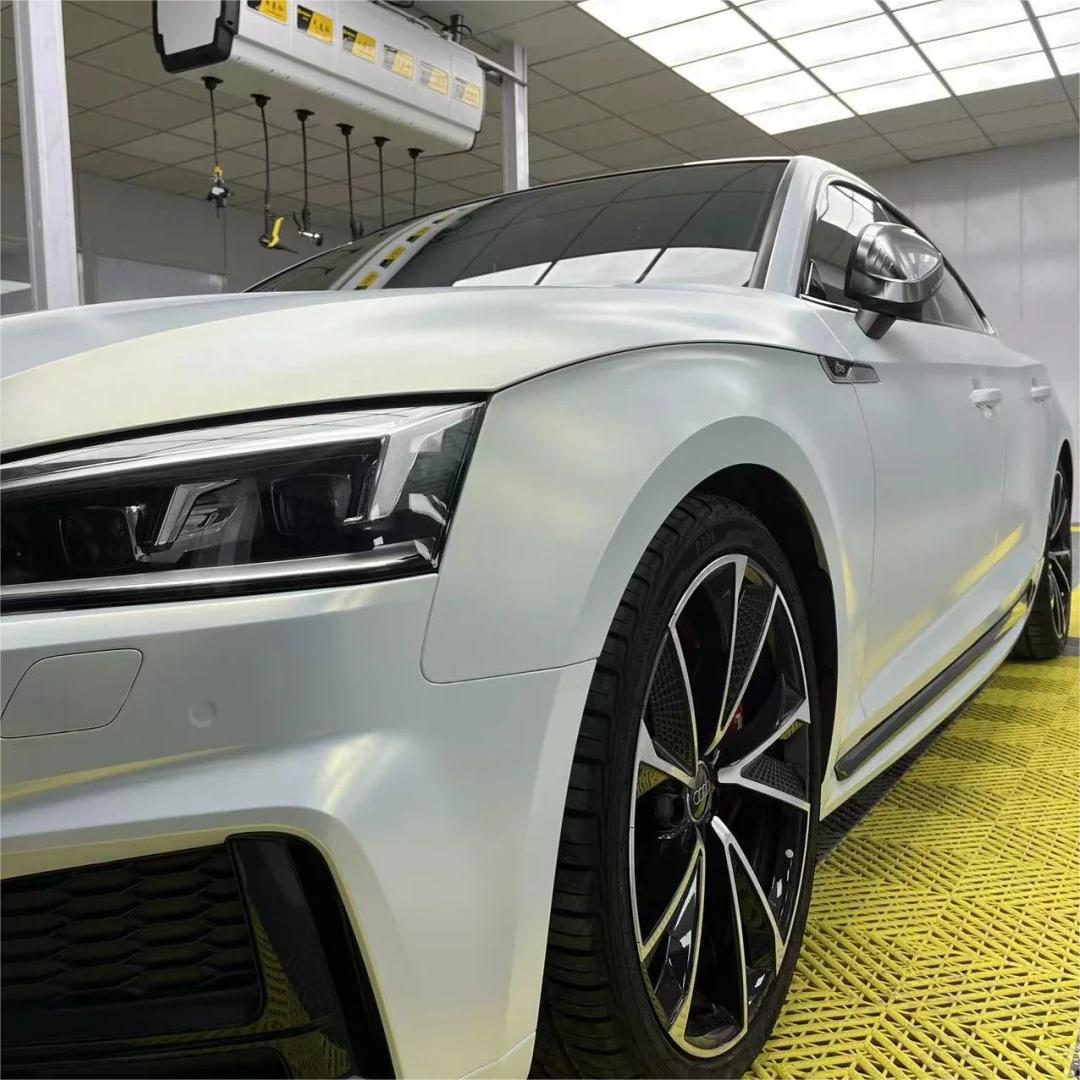 Matte Metallic Chameleon Diamond Gold White Car Vinyl Wrap product image 5 - Veloro color shift vinyl wrap