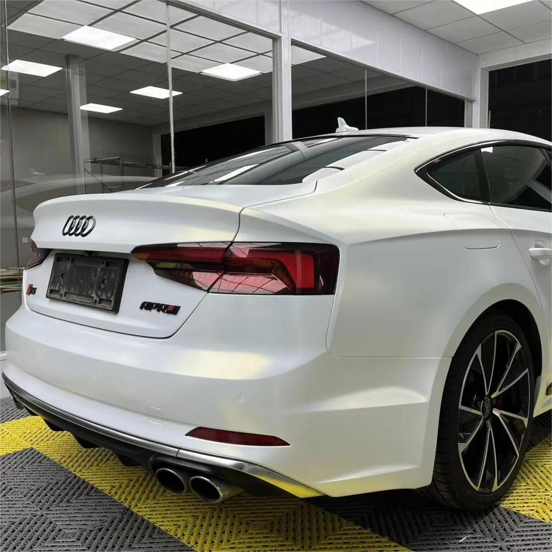 Matte Metallic Chameleon Diamond Gold White Car Vinyl Wrap product image 3 - Veloro color shift vinyl wrap