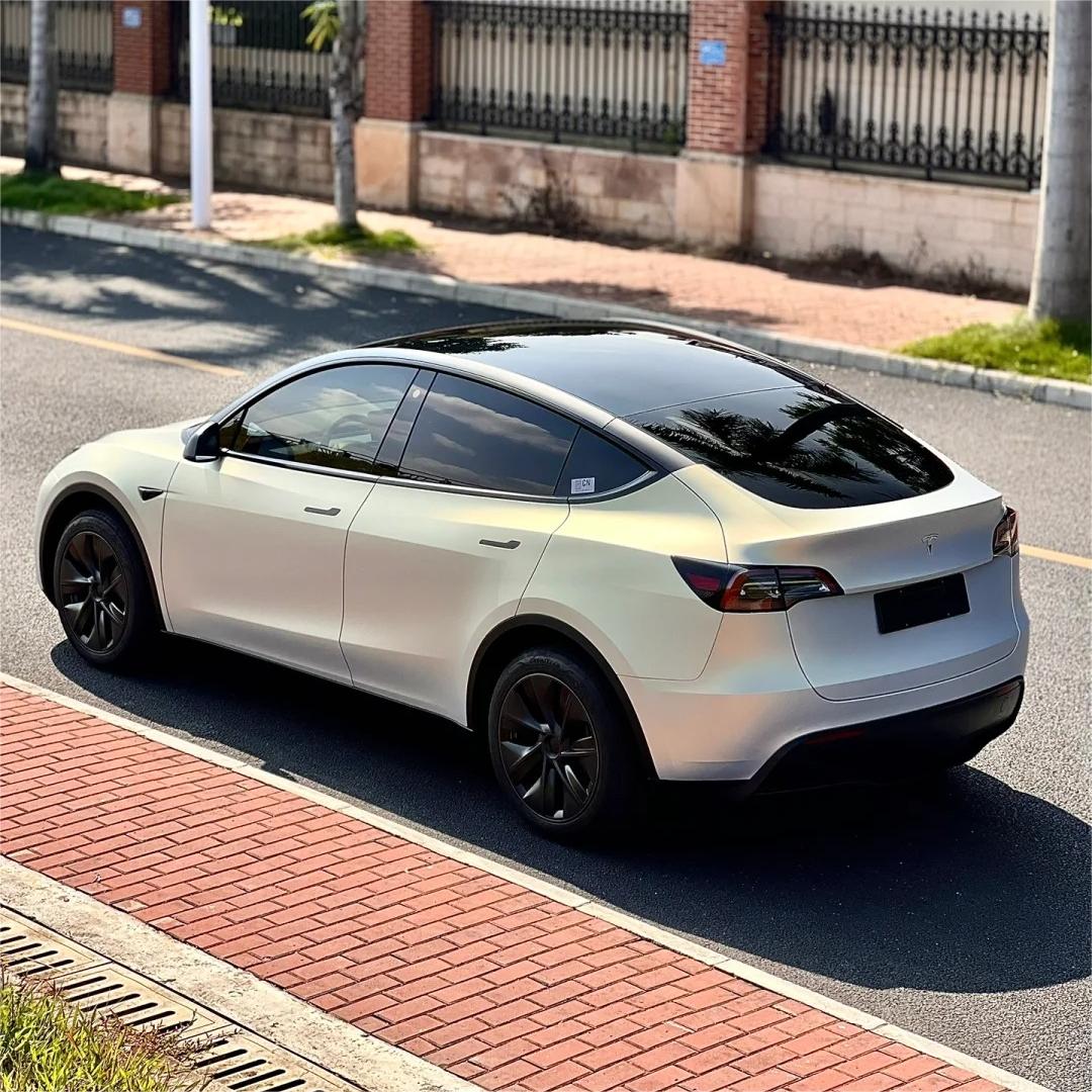 Matte Metallic Chameleon Gold Grey Car Vinyl Wrap product image 3 - Veloro color shift vinyl wrap