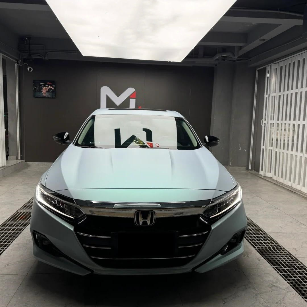 Matte Metallic Chameleon Green Blue Car Vinyl Wrap product image 4 - Veloro color shift vinyl wrap