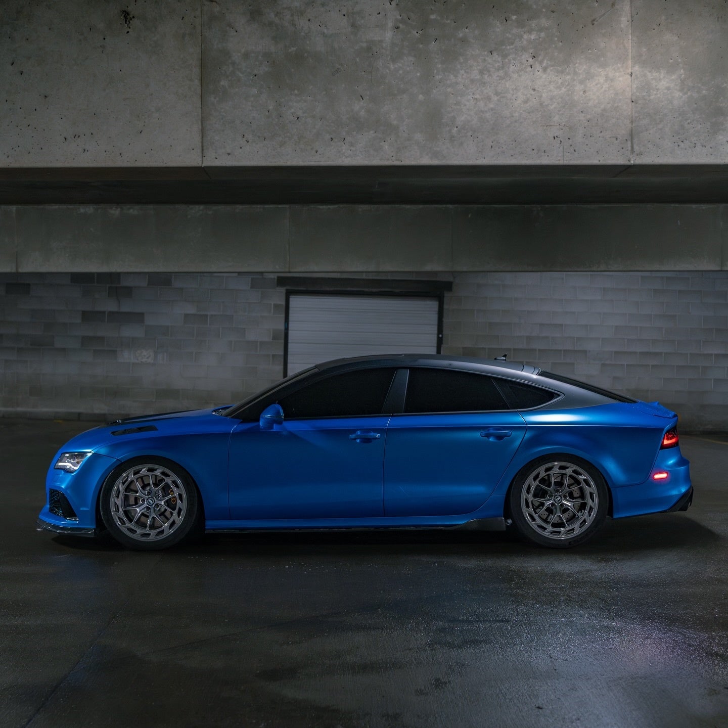 Matte Metallic Diamond Azure Blue Car Vinyl Wrap PET product image 10 - Veloro matte vinyl wrap
