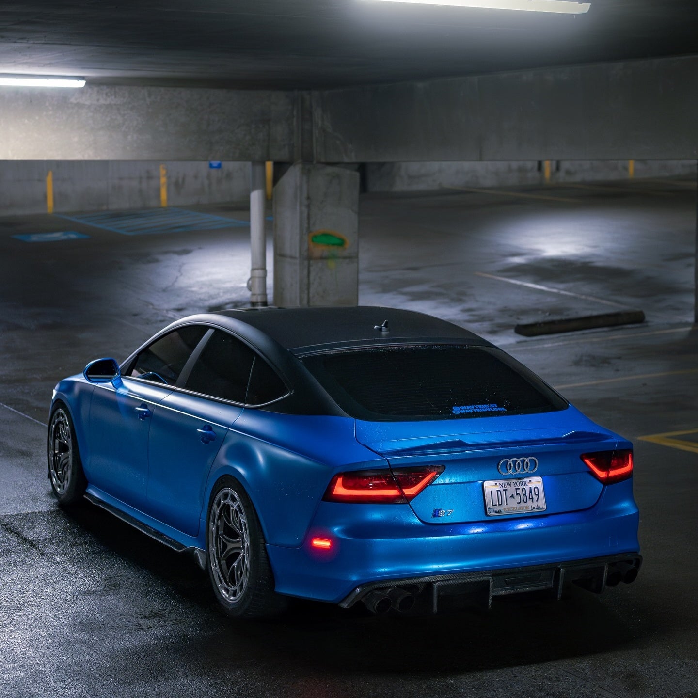 Matte Metallic Diamond Azure Blue Car Vinyl Wrap PET product image 11 - Veloro matte vinyl wrap