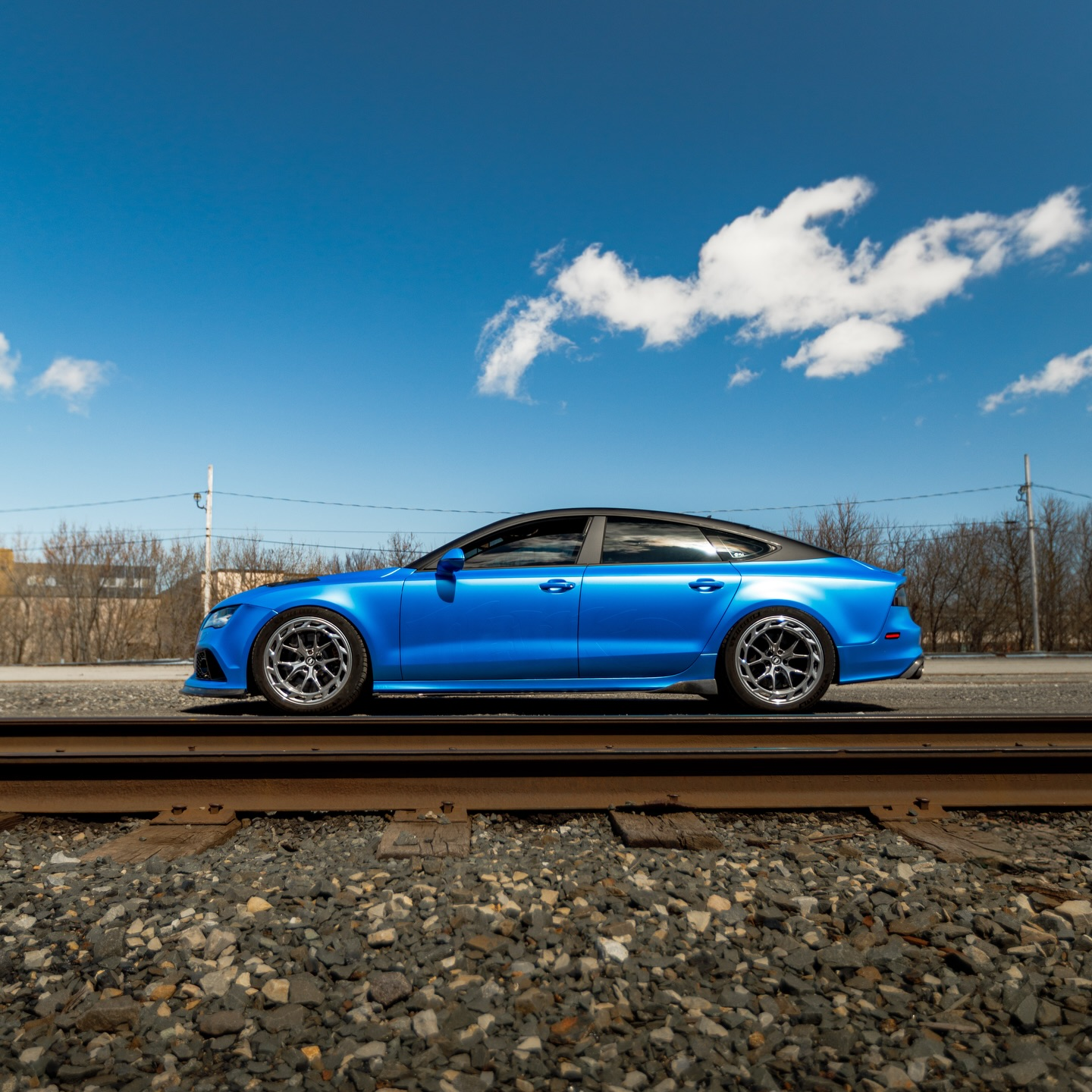Matte Metallic Diamond Azure Blue Car Vinyl Wrap PET product image 2 - Veloro matte vinyl wrap
