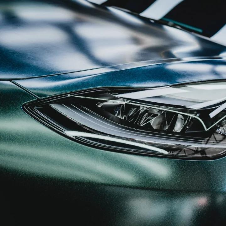 Matte Metallic Diamond Emerald Green Car Vinyl Wrap product image 5 - Veloro matte vinyl wrap