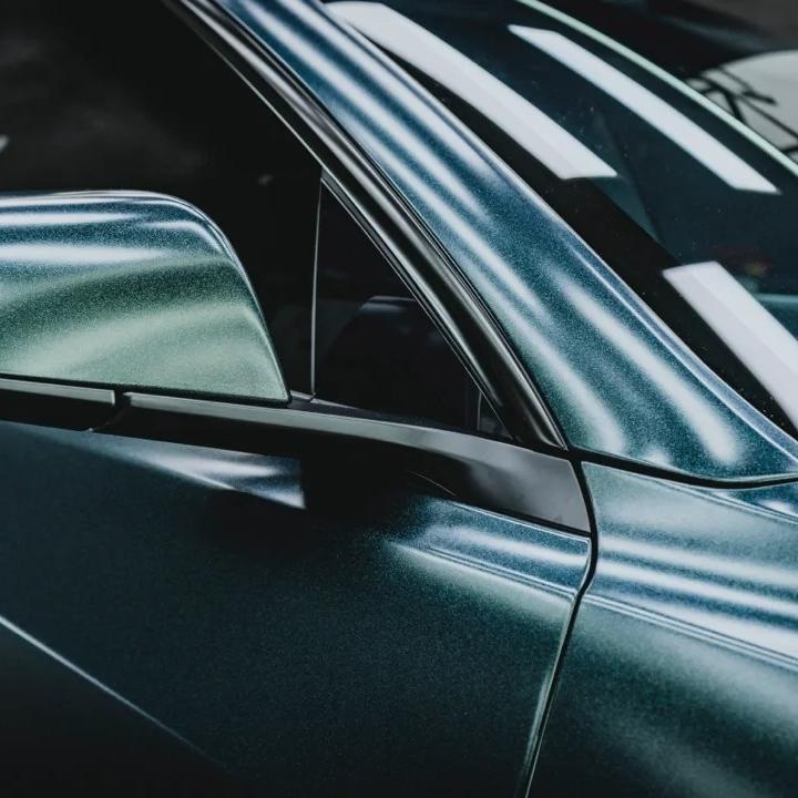 Matte Metallic Diamond Emerald Green Car Vinyl Wrap product image 6 - Veloro matte vinyl wrap