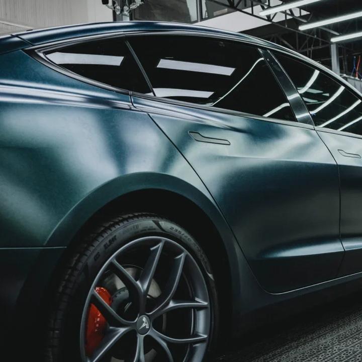 Matte Metallic Diamond Emerald Green Car Vinyl Wrap product image 7 - Veloro matte vinyl wrap