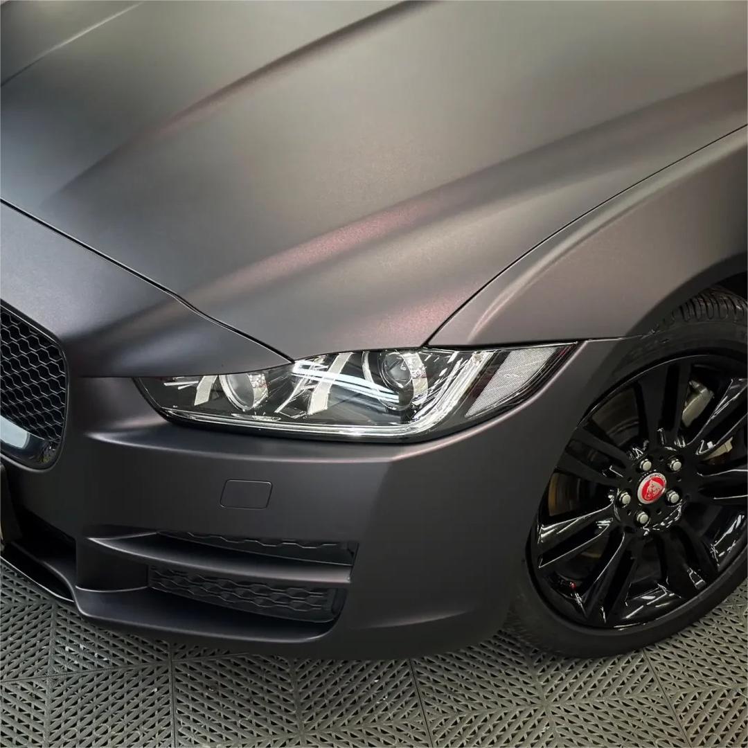 Matte Metallic Diamond Red Black Car Vinyl Wrap product image 6 - Veloro matte vinyl wrap
