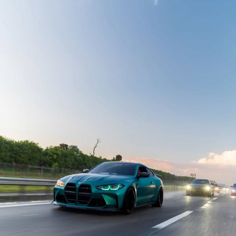 Matte Metallic Emerald Green Car Vinyl Wrap product image 4 - Veloro matte vinyl wrap