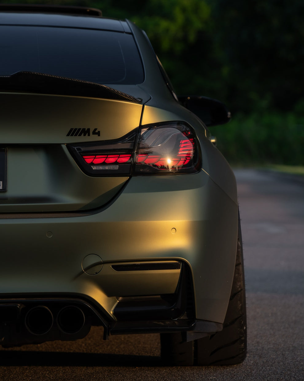 Matte Metallic Lighting Green Car Vinyl Wrap PET product image 14 - Veloro matte vinyl wrap