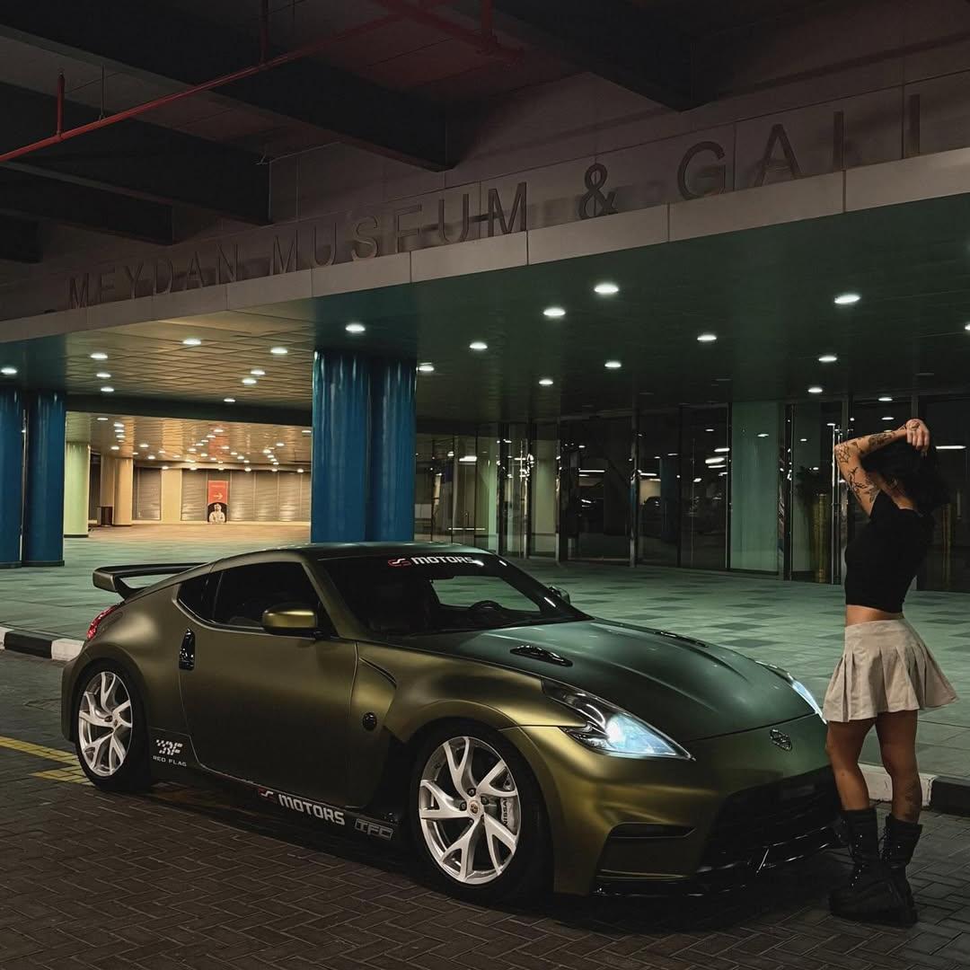 Matte Metallic Lighting Green Car Vinyl Wrap PET product image 10 - Veloro matte vinyl wrap