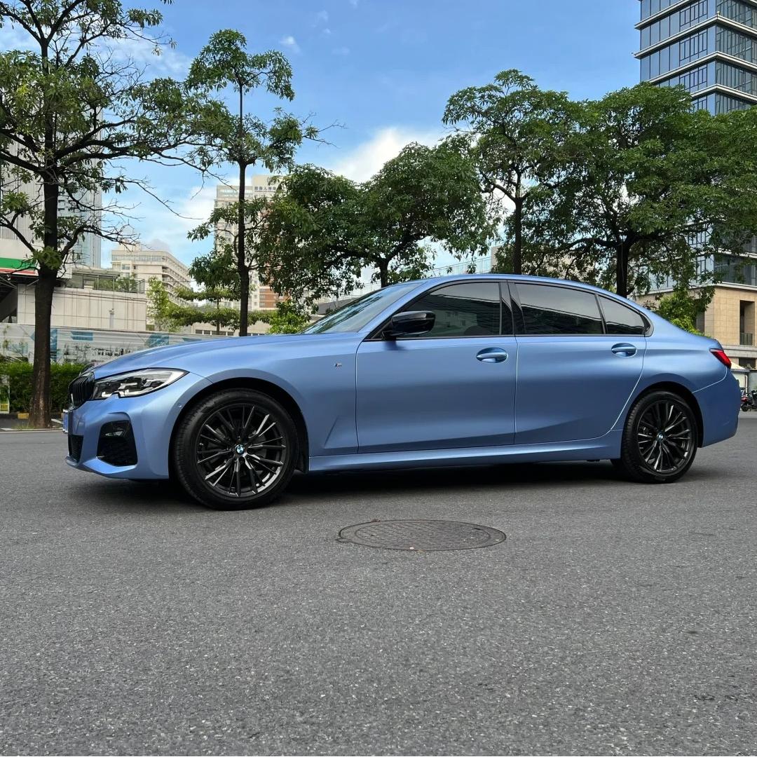 Matte Metallic Mist Blue Car Vinyl Wrap | Vivid Blue Car wrap product image 3 - Veloro matte vinyl wrap