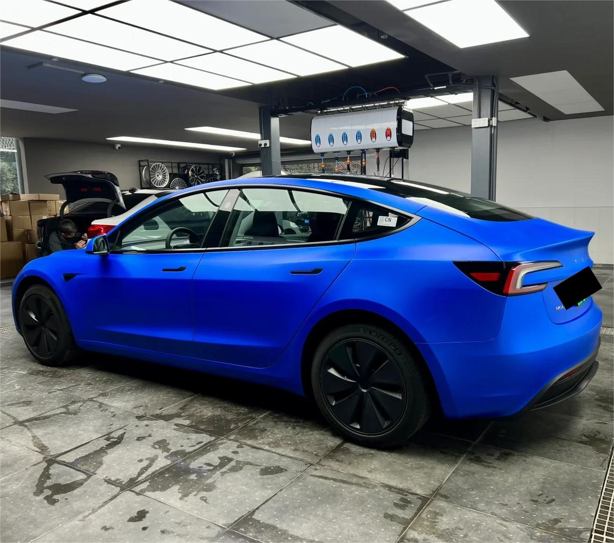 Matte Metallic Satin Chrome Blue Car Vinyl Wrap PET product image 6 - Veloro chrome vinyl wrap