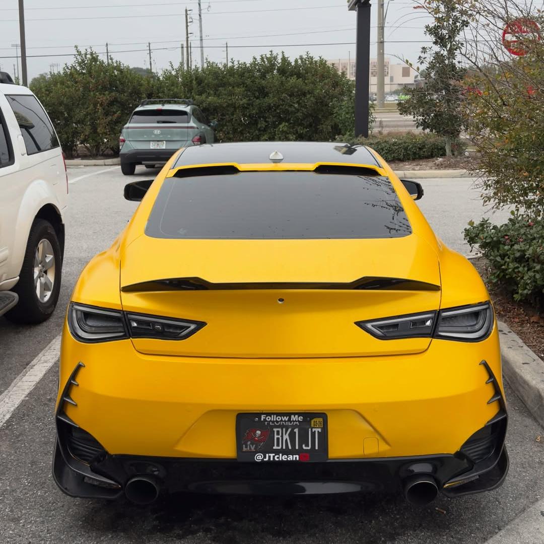 Matte Metallic Satin Energetic Yellow Car Vinyl Wrap product image 3 - Veloro matte vinyl wrap