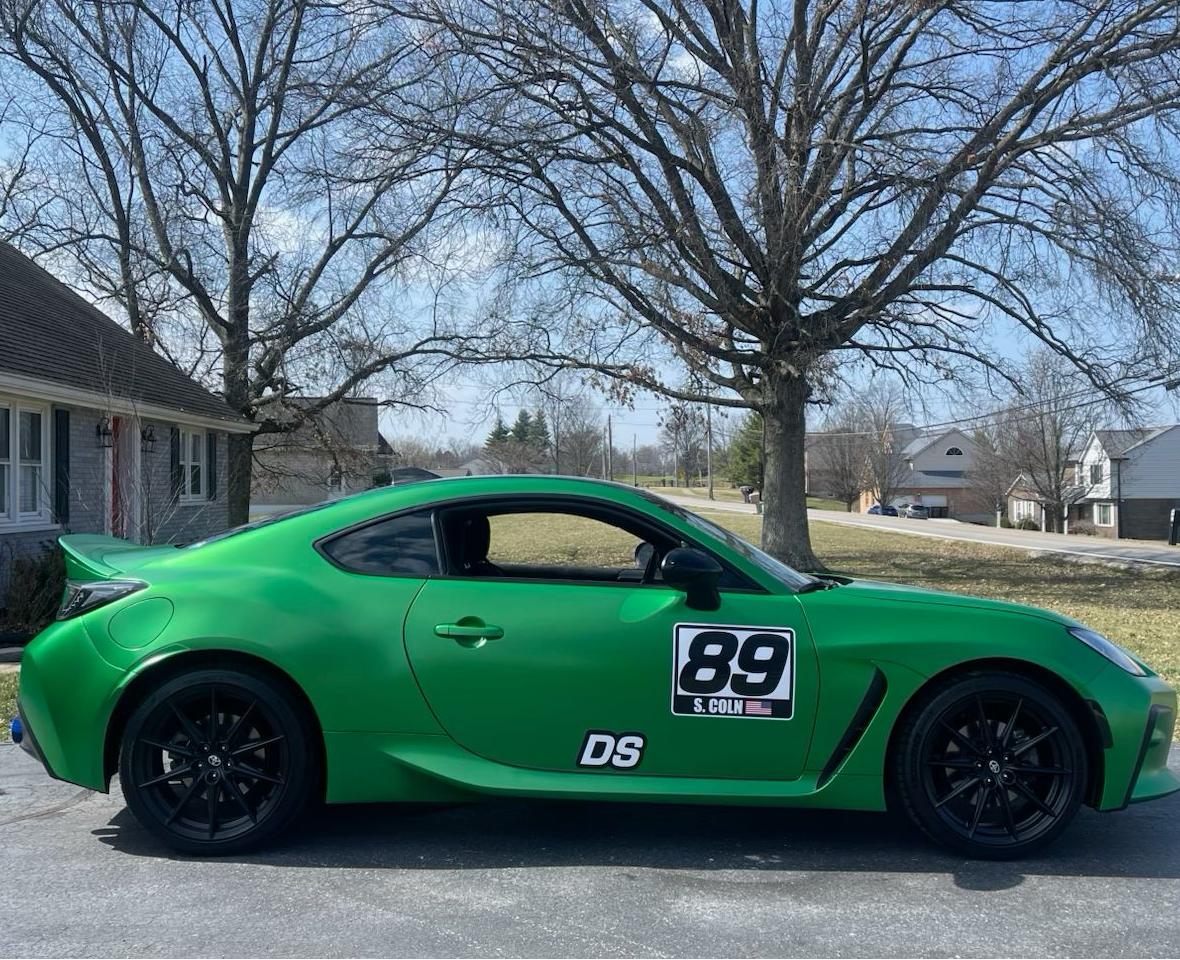 Matte Metallic Satin Flame Green Car Vinyl Wrap product image 9 - Veloro matte vinyl wrap