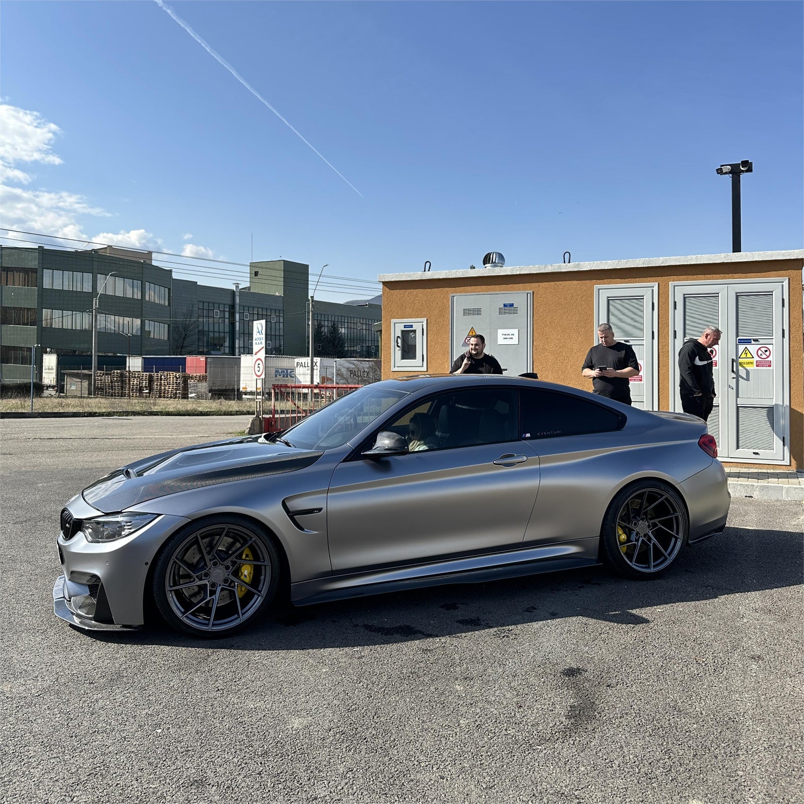 Matte Metallic Titanium Grey Car Vinyl Wrap PET product image 7 - Veloro matte vinyl wrap